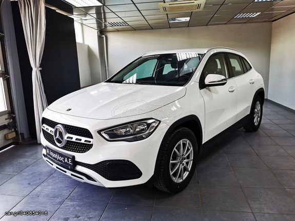 Mercedes-Benz GLA 180 '23  Style 7G-DCT