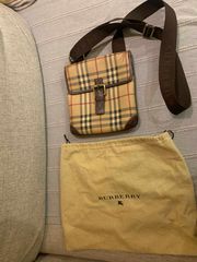 Γνήσια τσάντα Burberry αχρησιμοποιητη απο δώρο... ΣΕ ΆΡΙΣΤΗ ΚΑΤΑΣΤΑΣΗ...Burberry Haymarket Check Crossbody Bag