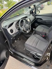 Toyota Yaris 2016-thumb-1
