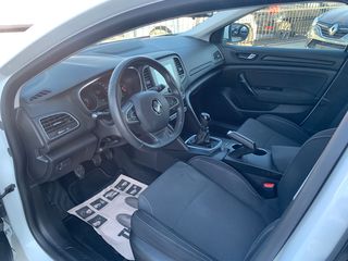 Renault Megane 2019-thumb-9