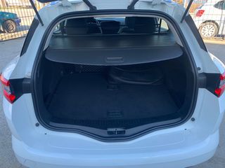 Renault Megane 2019-thumb-13