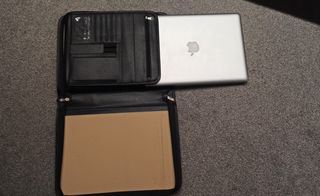 Apple Macbook Pro 13" 2.5GHz (i5/8GB/500GB) με γνησιο φορτιστη 60w + τσαντα μεταφορας