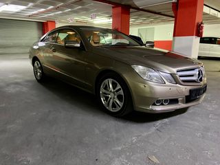 Mercedes-Benz E 250 '09 CGi 250 Coupe