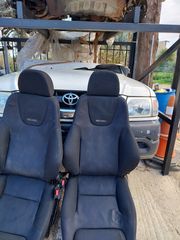 Toyota..HiLux-thumb-1