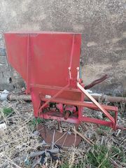 Tractor potato harvester '10