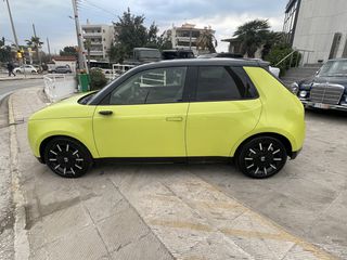 Honda e 2023-thumb-1