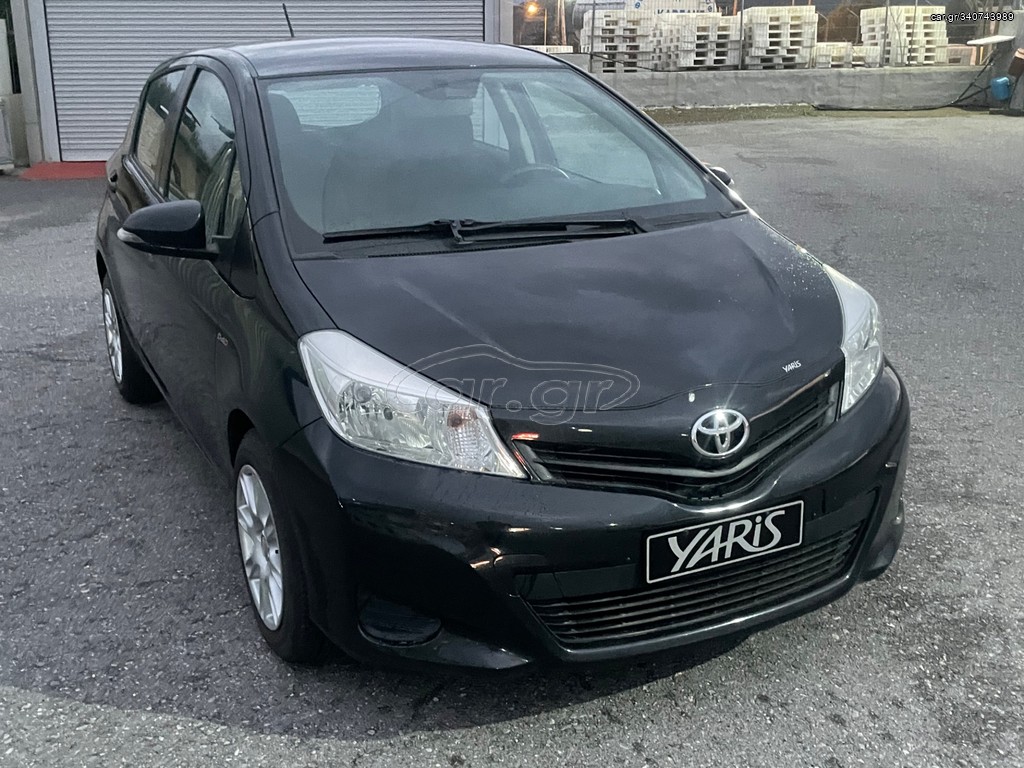 Toyota Yaris '14 1.4c.c D-4D 90 hp 5D COOL 6 M/T