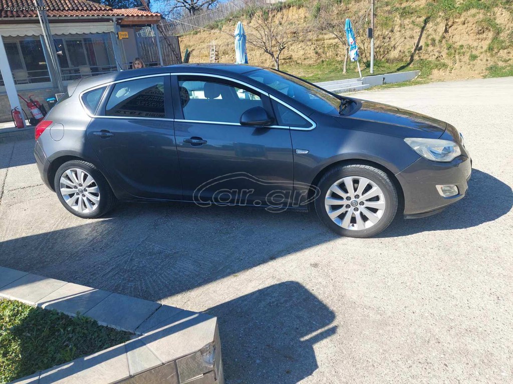 Opel Astra 2011