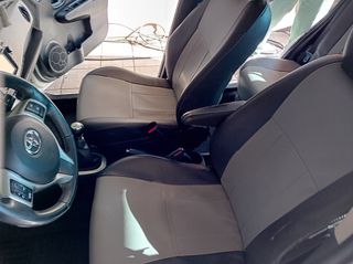 Toyota Yaris 2012-thumb-2