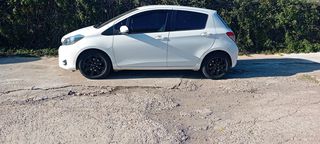 Toyota Yaris 2012-thumb-5
