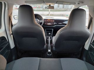 Volkswagen Up 2016-thumb-12