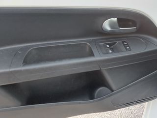 Volkswagen Up 2016-thumb-20