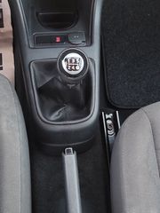 Volkswagen Up 2016-thumb-22