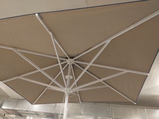 Επαγγελματική ομρέλα 2x2-thumb-1