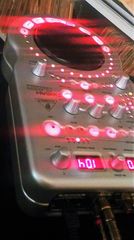 Behringer Effects Sampler DJ Console Controller-thumb-3