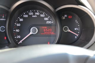 Kia Picanto 2014-thumb-12