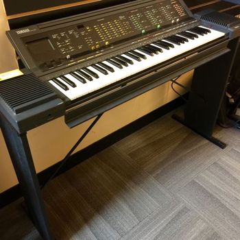 Αρμόνιο, Συνθεσάιζερ, Yamaha PSR 6300