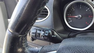 Ford Focus 2010-thumb-6