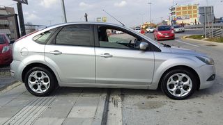 Ford Focus 2010-thumb-1