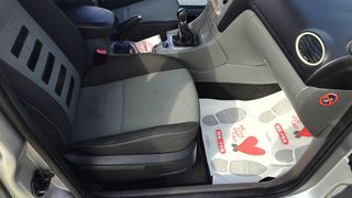 Ford Focus 2010-thumb-16