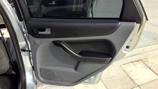 Ford Focus 2010-thumb-28