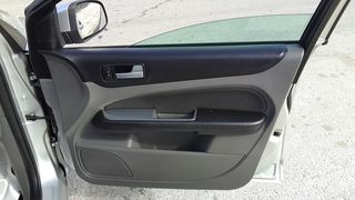 Ford Focus 2010-thumb-29