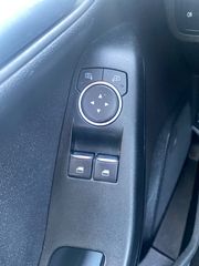 Ford Fiesta 2019-thumb-25