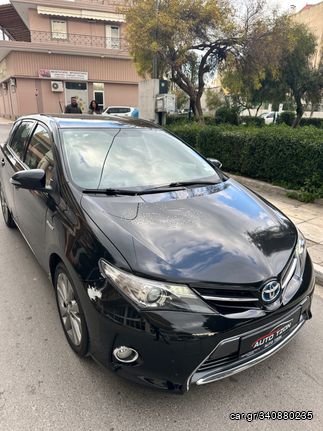 Toyota Auris '14 Hybrid 