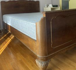 Vintage  διπλό  κρεββάτι 2* 1.40 με στρωμα ,ξύλο καρυδιά μασιφ