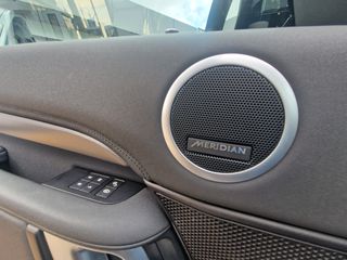 Land Rover Discovery 2018 HSE-thumb-3