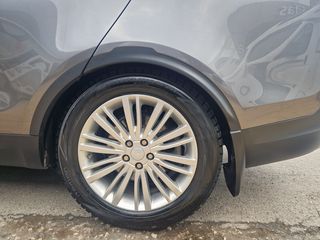 Land Rover Discovery 2018 HSE-thumb-9