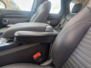 Land Rover Discovery 2018 HSE-thumb-32