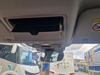 Land Rover Discovery 2018 HSE-thumb-33