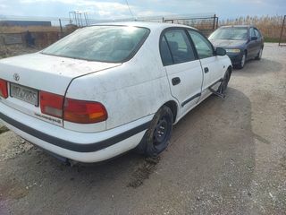 Toyota carina e-thumb-3