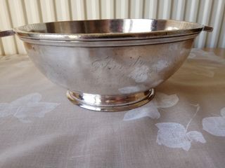 Κούπα WISKEMANN silver plated (επάργυρη) 474/1 bw, τέλη 19ου αιώνα. Flandre Namur ( Βέλγιο). Διαστάσεις: Διάμετρος ανοίγματος 19 εκατοστά. Ύψος 8 εκατοστά. Βάρος 658 γραμμάρια. Με τις φθορές του χρόνο