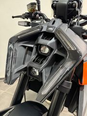 KTM 2024 990 Duke-thumb-5