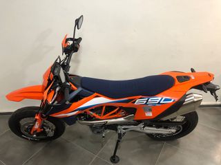KTM 690 SMC R 2023-thumb-2
