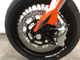 KTM 690 SMC R 2023-thumb-6