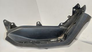 Δεξιό πάτωμα από YAMAHA NMAX125/155  2021-24 (B6H-F7488-00)