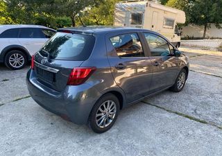 Toyota Yaris 2017-thumb-2