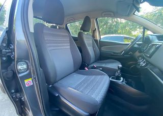 Toyota Yaris 2017-thumb-3