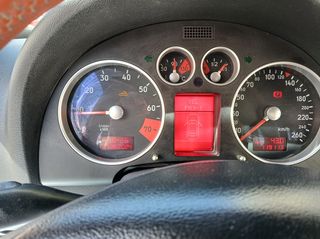 Audi TT 2002 225 quattro roadster-thumb-15