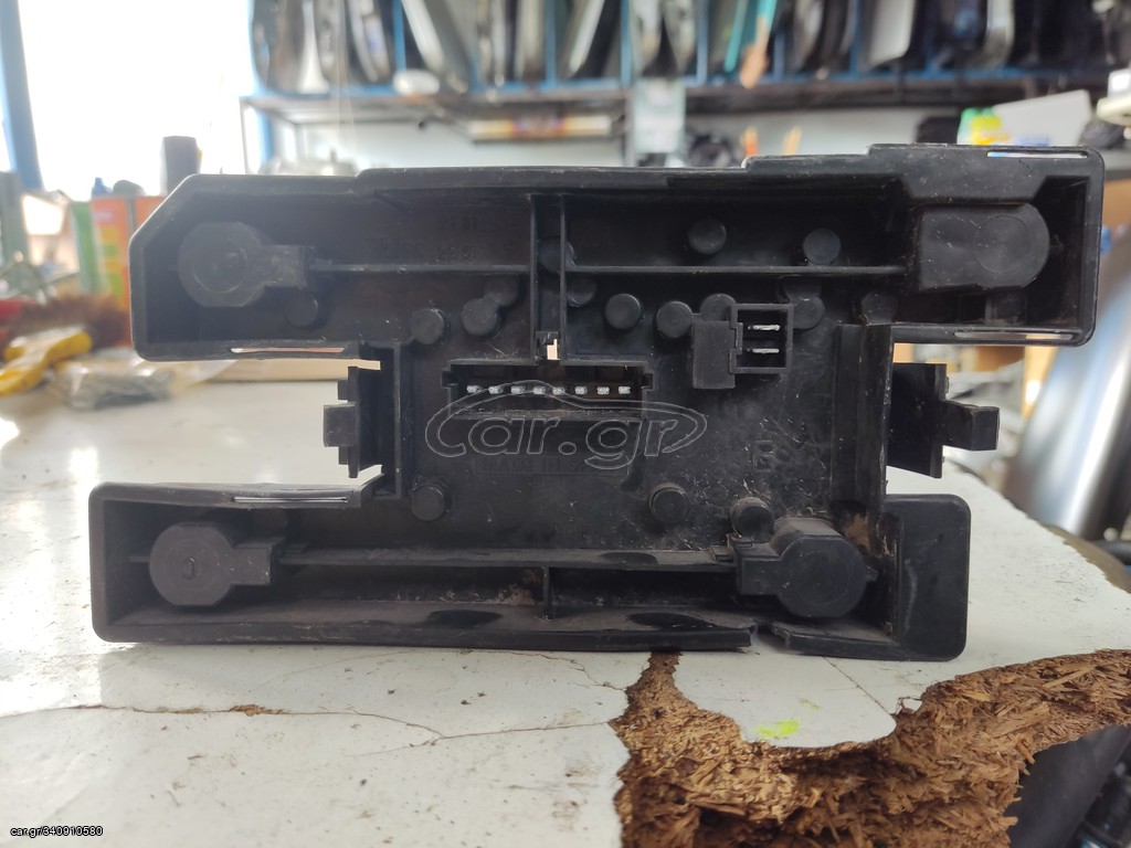 Πλακέτα πίσω αριστερού φανού RENAULT CLIO 1 94-98