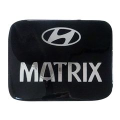 HYUNDAI MATRIX 5D 2001-2010 ΑΥΤΟΚΟΛΛΗΤΟ ΤΑΠΑΣ ΡΕΖΕΡΒΟΥΑΡ 17,5 x 14,7 cm ΜΑΥΡΟ/ΧΡΩΜΙΟ ΜΕ ΕΠΙΚΑΛΥΨΗ ΕΠΟΞΕΙΔΙΚΗΣ ΡΥΤΙΝΗΣ (ΥΓΡΟ ΓΥΑΛΙ) - 1 ΤΕΜ.