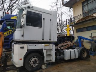 Renault 2006 MAGNUM 440 EURO3-thumb-1