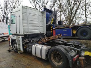 Renault 2006 MAGNUM 440 EURO3-thumb-3