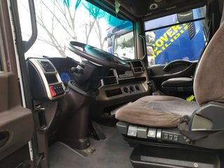 Renault 2006 MAGNUM 440 EURO3-thumb-11