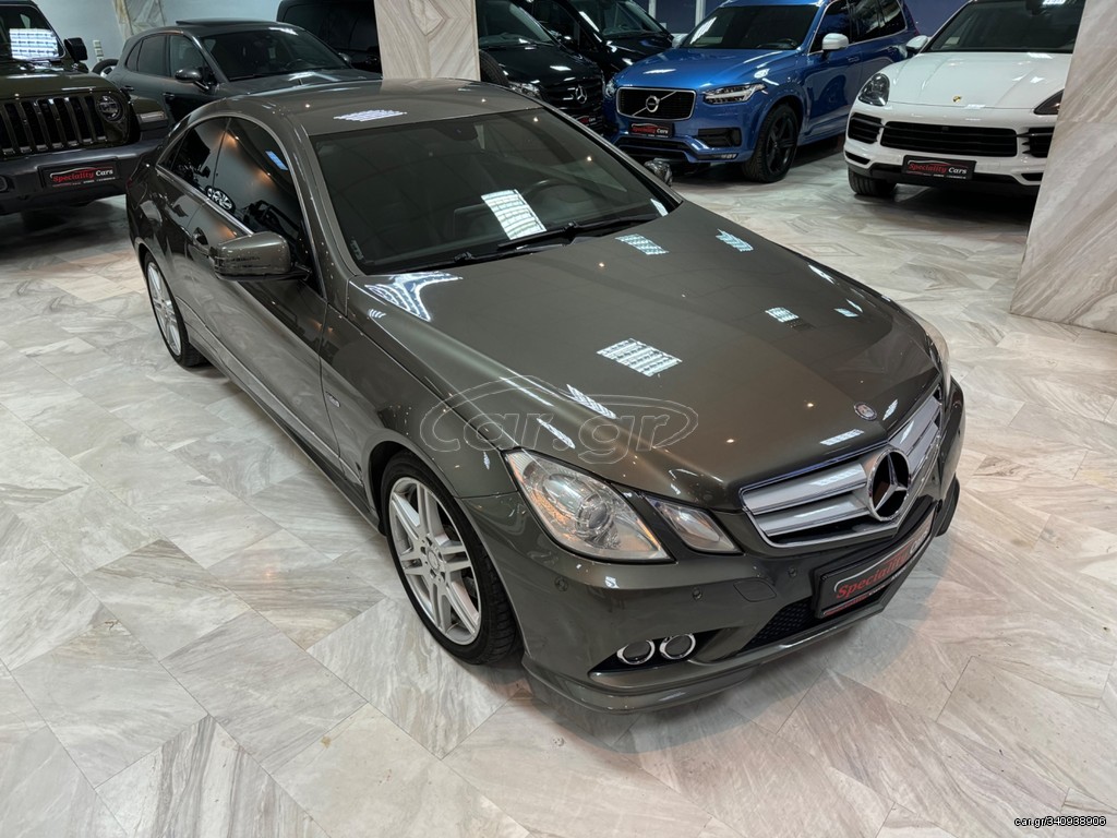 Mercedes-Benz E 200 '11 Coupé