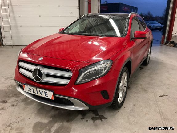 Mercedes-Benz GLA 200 2015 Mercedes-Benz GLA-Klasse GLA 200 d 4Matic Urban