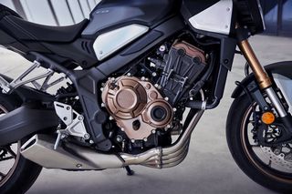Honda CB 650 2025 CB650R E-CLUTCH ΑΤΟΚΑ-thumb-46